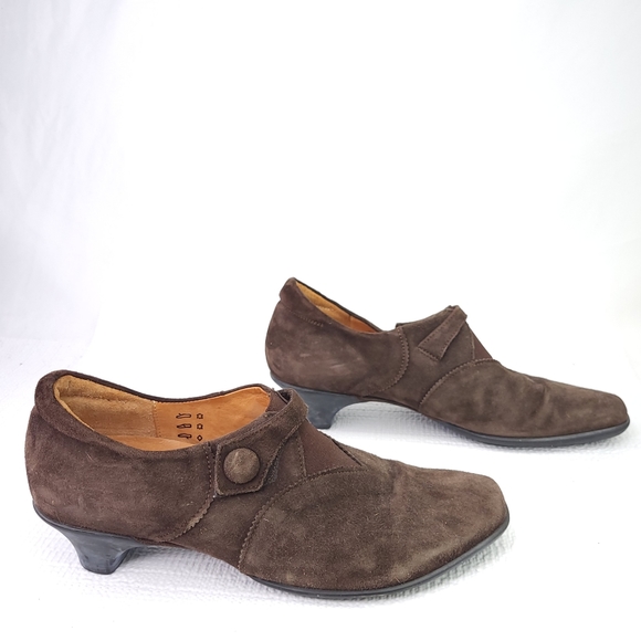 Think! Shoes Think Brown Suede Leather Pumps Low Heel Slip On Monk